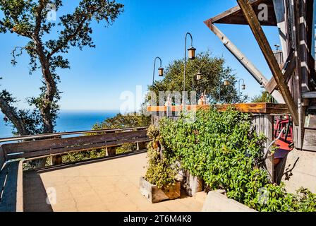Overlooking Pacific Ocean from verandah of Nepenthe Restaurant, Big Sur, California Stock Photo