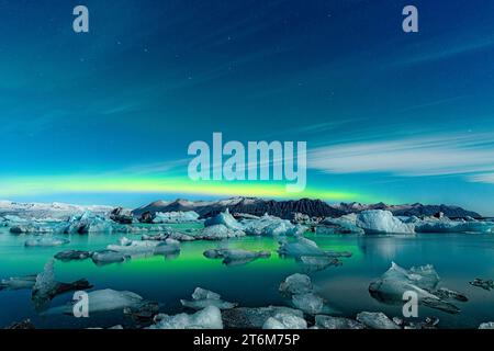 Jökulsárlón Glacier Lagoon and the Diamond Beach under the Northern Lights. Located in Vatnajokull National Park in the south of Iceland. Stock Photo