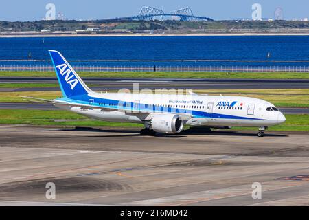 Ana airlines 787 8 hi-res stock photography and images - Alamy