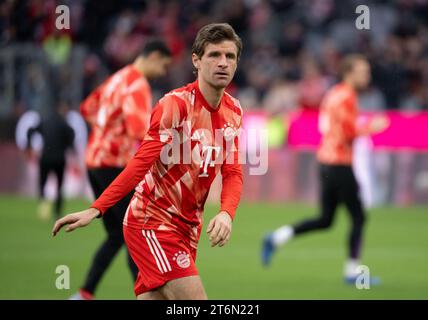 11 November 2023, Bavaria, Munich: Soccer: Bundesliga, Bayern Munich - 1. FC Heidenheim, matchday 11 at the Allianz Arena. Munich's Thomas Müller warms up. Photo: Sven Hoppe/dpa - IMPORTANT NOTE: In accordance with the regulations of the DFL German Football League and the DFB German Football Association, it is prohibited to utilize or have utilized photographs taken in the stadium and/or of the match in the form of sequential images and/or video-like photo series. Stock Photo