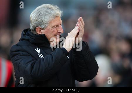 LONDON, UK - 11th Nov 2023:  Crystal Palace manager Roy Hodgson acknowledges the fans ahead of the Premier League match between Crystal Palace F.C. and Everton F.C. at Selhurst Park  (Credit: Craig Mercer/ Alamy Live News) Stock Photo