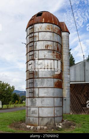 Woodland WA USA Oct 15 2023 An old grain elevator Stock Photo