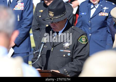 November 11, 2023, Santa Barbara, California, U.S: SB Sheriff speaks at Santa Barbara Cemetery, â€œHonoring all who have servedâ€, hosted by Pierre Claeyssenâ€™s Veterans Foundation. (Credit Image: © Amy Katz/ZUMA Press Wire) EDITORIAL USAGE ONLY! Not for Commercial USAGE! Stock Photo