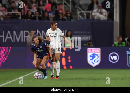 November 11, 2023, San Diego, California, USA: NJ/NY Gotham FC forward LYNN WILLIAMS (10) fouls OL Reign defender SOFIA HUERTA (11) during a NWSL championship match between OL Reign and NJ/NY Gotham FC at Snapdragon Stadium in San Diego, California. (Credit Image: © Brenton Tse/ZUMA Press Wire) EDITORIAL USAGE ONLY! Not for Commercial USAGE! Stock Photo