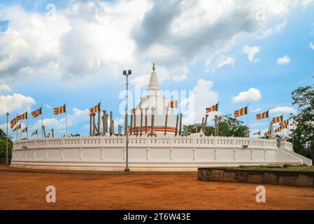 Thuparamaya Stupa and Stone Pillars, first Buddhist temple in Anuradhapura, Sri Lanka Stock Photo