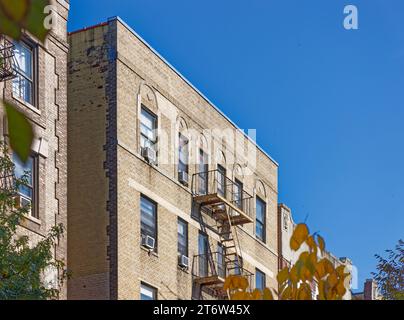 515 West 174th Street in Washington Heights, Manhattan, is a brown brick apartment building designed by Emery Roth, built 1914. Stock Photo