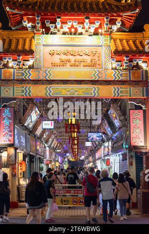 Huaxi Street night market, Ximen, Taipei, Taiwan Stock Photo