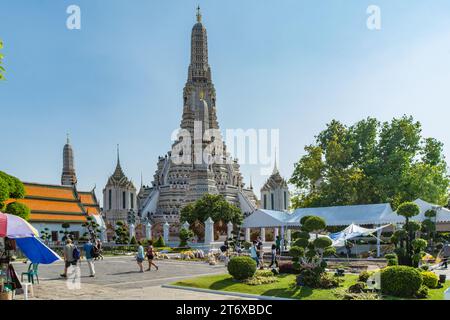 Bangkok, Thailand - March 19th 2018: The central Prang (spire) at the Buddhist temple Wat Arun (Temple of Dawn). Stock Photo