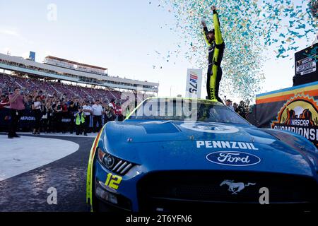 November 5, 2023, Avondale, AZ, USA: Ryan Blaney (12) wins the NASCAR Cup Series Championship at the Phoenix Raceway in Avondale AZ. (Credit Image: © Stephen A Arce Grindstone Media/ASP) EDITORIAL USAGE ONLY! Not for Commercial USAGE! Stock Photo