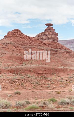 The Mexican Hat Rock hoodoo, located in the Utah town of the same name Stock Photo