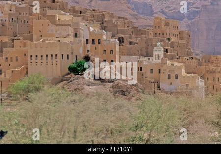 Wadi Dawan is a town and desert valley in central Yemen. Located in Hadhramaut Governorate, it is noted for its mud brick buildings. Stock Photo