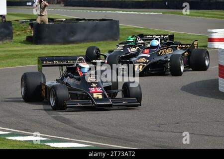 Johnny Herbert, Lotus-Cosworth 77, the car that won the 1976 Japanese GP driven by Mario Andretti, 75 Years of Lotus, a parade of cars from the first Stock Photo