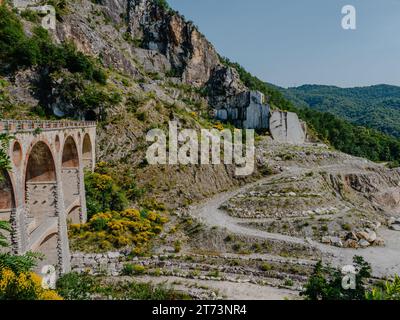 Ponti di Vara bridges in the Fantiscritti area of marble quarries near Carrara Stock Photo