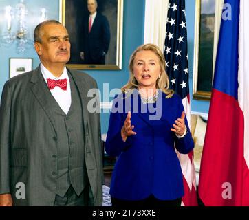 Washington, United States. 21st Sep, 2012. Karel Schwarzenberg, a former Czech foreign minister, chairman of TOP 09 and senator as well as the scion of a famous noble family, was one of the most prominent figures on the Czech political scene when he died at the age of 85 in Vienna, Austria, November 11, 2023***FILE PHOTO***Czech Foreign Minister Karel Schwarzenberg (left) pictured with his American colleague Hillary Clinton after their proceedings on September 21, 2012 in Washington, DC, USA. Credit: Zdenek Fucik/CTK Photo/Alamy Live News Stock Photo