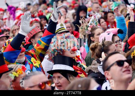  Karnevalisten im Kostüm bei der Aufzeichnung der 2. ARD Fernsehsitzung Motiv 