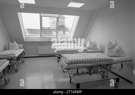 Erste Gesundheitsfabrik 22.11.1993, Chemnitz, Walkgraben 29, In einem ...