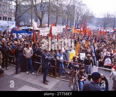 DEU, Germany: Historical slides from the 84-85 r years, Ruhr area. Ostermaersche Ruhr 1984-5 .peace movement Stock Photo