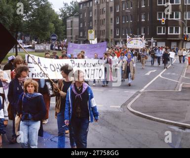 DEU, Germany: Historical slides from the 84-85 r years, Ruhr area. Ostermaersche Ruhr 1984-5 .peace movement Stock Photo