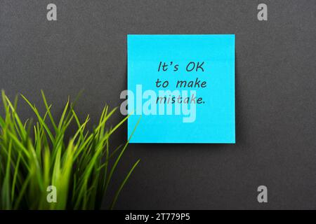 Adhesive note with inspirational quotes - It's OK to make mistake Stock Photo