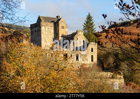 Castle Campbell set in the Ochil Hills looking splendid in Autumn Colours Stock Photo