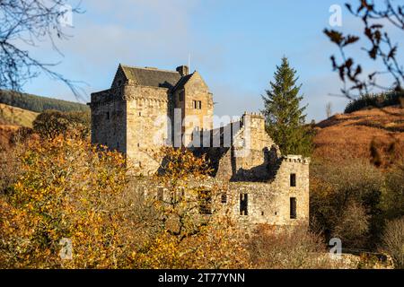 Castle Campbell set in the Ochil Hills looking splendid in Autumn Colours Stock Photo