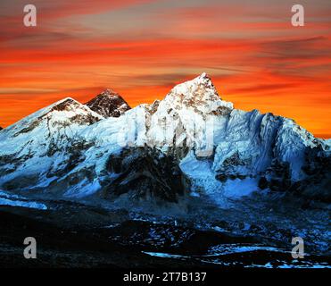 Mount Everest and Nuptse, evening panoramic view with beautiful sunset clouds, Mount Everest seen from Kala Patthar, Sagarmatha national park, Khumbu Stock Photo