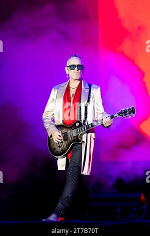 Melbourne, Victoria, Australia. 14th Nov, 2023. MELBOURNE, AUSTRALIA - NOVEMBER 14: Vivian Campbell of Def Leppard performs at Marvel Stadium on November 14, 2023 in Melbourne, Australia. (Credit Image: © Chris Putnam/ZUMA Press Wire) EDITORIAL USAGE ONLY! Not for Commercial USAGE! Stock Photo