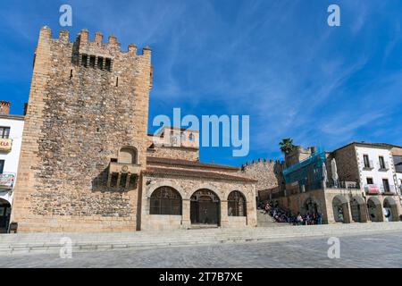 Europe, Spain, Extremadura, Cáceres, The Ermita de la Paz Chapel and Torre de Bujaco on the Plaza Mayor Stock Photo