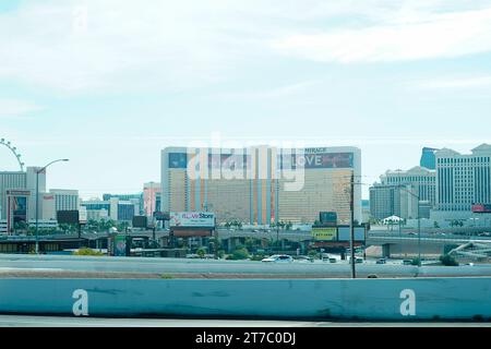 Las Vegas, Vereinigte Staaten. 14th Nov, 2023. November 14th, 2023, Las Vegas Street Circuit, Las Vegas, FORMULA 1 HEINEKEN SILVER LAS VEGAS GRAND PRIX 2023, in the picture The Mirage Hotel Credit: dpa/Alamy Live News Stock Photo