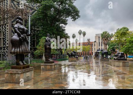 Botero sculptures in front of Palacio de la Cultura Rafael Uribe Uribe, Plaza Botero, Medellin, Colombia Stock Photo