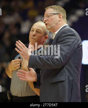 Kent State head coach Todd Starkey calls out from the bench in the ...