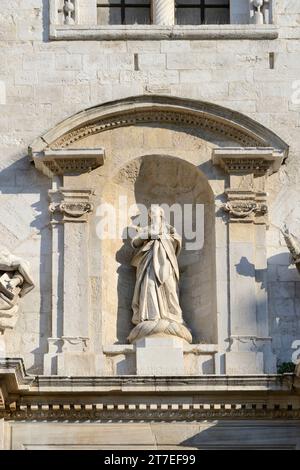 Cathedral San Sabino, Bari, Pu…