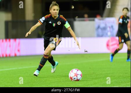 Munich, Germany. 15th Nov, 2023. Munich, Germany, November 15th 2022: Manuela Giugliano (10 AS Roma) during the UEFA Womens Champions League group stage match between FC Bayern Munich and AS Roma at FC Bayern Campus in Munich, Germany. (Sven Beyrich/SPP) Credit: SPP Sport Press Photo. /Alamy Live News Stock Photo