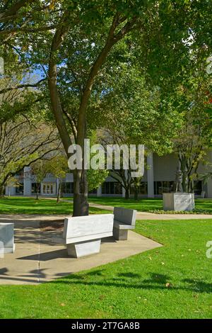 Lejeune Hall and statue on campus at the United States Naval Academy at Annapolis MD Stock Photo