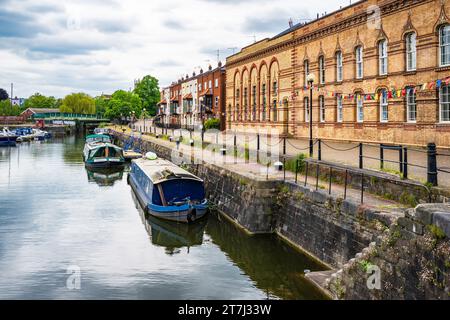 Robinson's Warehouse (1875), in Bathurst Parade on the northwest of Bathurst Basin, a basin adjoining Bristol Floating Harbour, Bristol, England, UK. Stock Photo