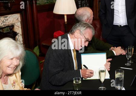 Jilly Cooper, Michael Palin & Bob Cryer at The Oldie Literary Lunch 14-11-23 Stock Photo