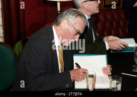 Michael Palin & Bob Cryer at The Oldie Literary Lunch 14-11-23 Stock Photo