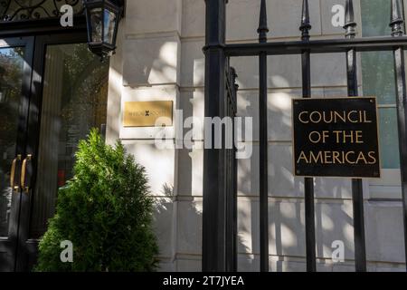 The front entrance of the Council of the Americas is on Park Avenue in the upper east side, 2023, New York City, USA Stock Photo