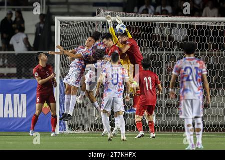 Manila, Philippine. 16th Nov, 2023. Players of both sides vie during the 2026 World Cup qualifying match between the Philippines and Vietnam in Manila, the Philippine, on Nov. 16, 2023. Credit: Rouelle Umali/Xinhua/Alamy Live News Stock Photo