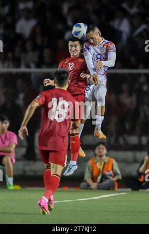 Manila, Philippine. 16th Nov, 2023. Phan Tuan Tai (Top L) of Vietnam competes against Patrick Reichelt (Top R) of the Philippines during the 2026 World Cup qualifying match between the Philippines and Vietnam in Manila, the Philippine, on Nov. 16, 2023. Credit: Rouelle Umali/Xinhua/Alamy Live News Stock Photo