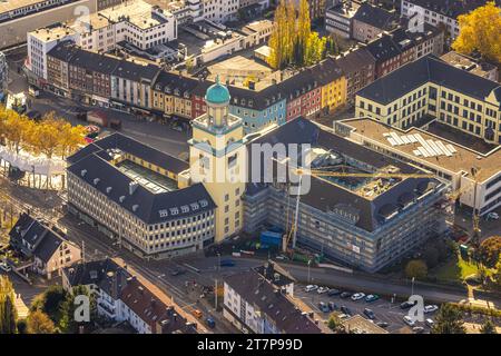 Luftbild, Stadtverwaltung Rathaus Witten und Baustelle Baugerüst mit Renovierung Nordflügel, Wohnsiedlung und Marktplatz, Witten, Ruhrgebiet, Nordrhein-Westfalen, Deutschland ACHTUNGxMINDESTHONORARx60xEURO *** Aerial view, city administration town hall Witten and construction site scaffolding with renovation north wing, housing estate and market place, Witten, Ruhr area, North Rhine-Westphalia, Germany ATTENTIONxMINDESTHONORARx60xEURO Stock Photo