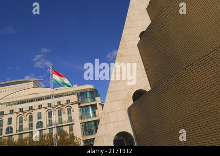 Nemzeti Szinhaz, the National Theatre, with the ziggurat to the right,  Ferencvaros, Budapest, Hungary Stock Photo