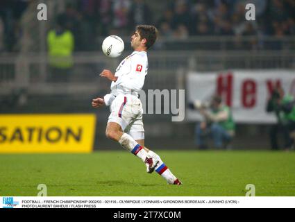 FOOTBALL - FRENCH CHAMPIONSHIP 2002/03 - 021116 - OLYMPIQUE LYONNAIS v GIRONDINS BORDEAUX - JUNINHO (LYON) - PHOTO LAURENT BAHEUX / FLASH PRESS Stock Photo