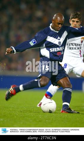 FOOTBALL - FRENCH CHAMPIONSHIP 2002/03 - 021116 - OLYMPIQUE LYONNAIS v GIRONDINS BORDEAUX - DAVID SOMMEIL (BOR) - PHOTO LAURENT BAHEUX / FLASH PRESS Stock Photo