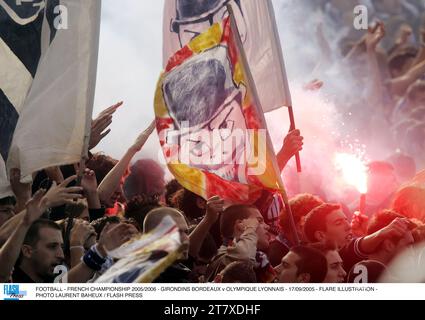 FOOTBALL - FRENCH CHAMPIONSHIP 2005/2006 - GIRONDINS BORDEAUX v OLYMPIQUE LYONNAIS - 17/09/2005 - FLARE ILLUSTRATION - PHOTO LAURENT BAHEUX / FLASH PRESS Stock Photo