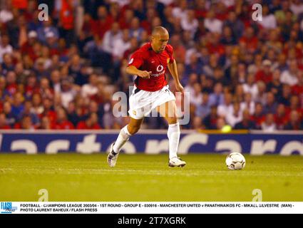 FOOTBALL - CHAMPIONS LEAGUE 2003/04 - 1ST ROUND - GROUP E - 030916 - MANCHESTER UNITED v PANATHINAIKOS FC - MIKAEL SILVESTRE (MAN) - PHOTO LAURENT BAHEUX / FLASH PRESS Stock Photo