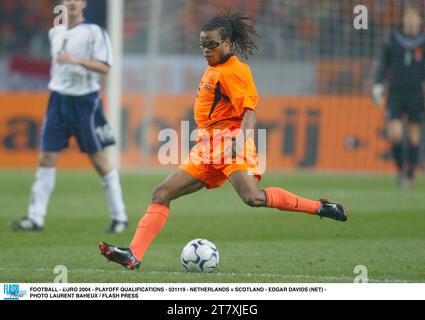 FOOTBALL - EURO 2004 - PLAYOFF QUALIFICATIONS - 031119 - NETHERLANDS v SCOTLAND - EDGAR DAVIDS (NET) - PHOTO LAURENT BAHEUX / FLASH PRESS Stock Photo