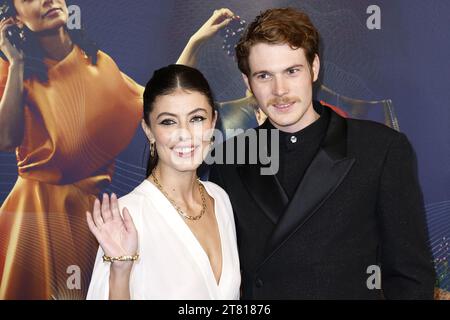 Alessandra Mastronardi und Philip Froissant bei der „One Billion Dollar“ (Paramount+) Serien Premiere am 17.11.2023 in Berlin Stock Photo