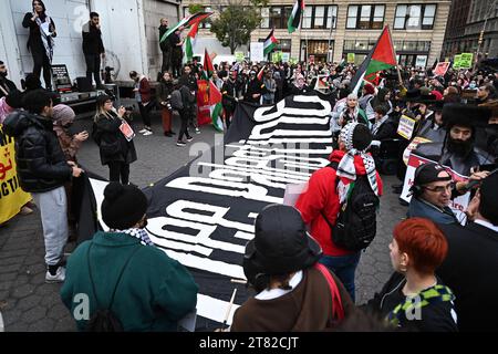 Protesters gather at a Pro- Palestinian rally and march in Union Square on November 17, 2023 in New York City. Stock Photo