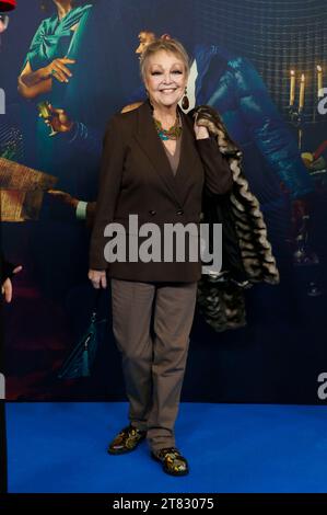 Barbara Schöne bei der Premiere der Paramount+ Streamingserie 'Eine Billion Dollar' im Kino International. Berlin, 17.11.2023 Stock Photo